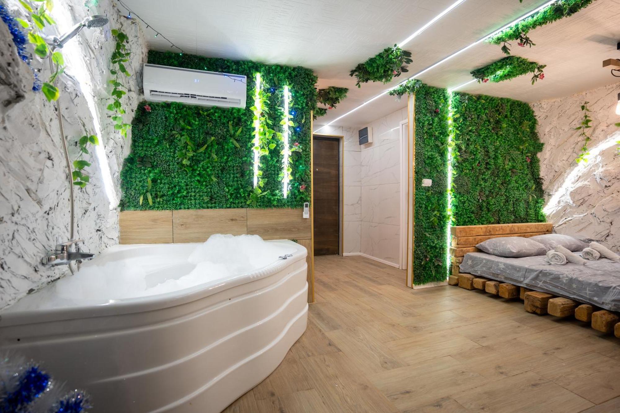 Cozy Sauna & Jacuzzi Apartment *